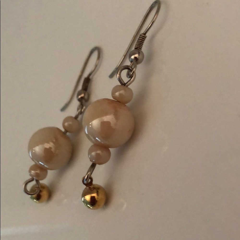 VINTAGE OPALESCENT IVORY AND GOLDTONE BALLS - Picture 3 of 6